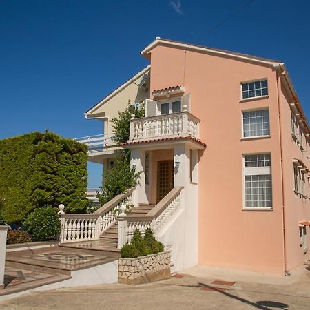 F• R• I• E• N• D• S• Bed & Breakfast Novalja Exterior photo