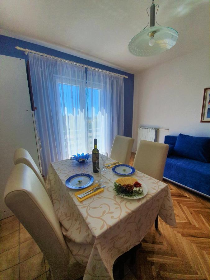 F• R• I• E• N• D• S• Bed & Breakfast Novalja Exterior photo